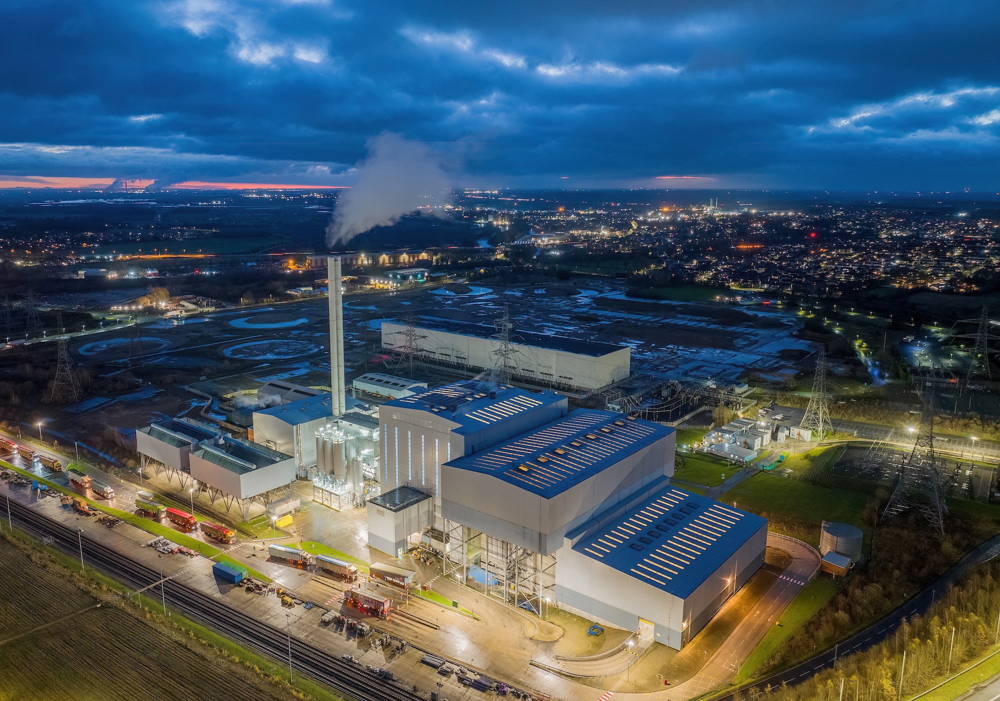 Ferrybridge, Yorkshire, England: Home to gas & multifuel power stations using Carbon Capture materials. See how Reade supports green energy.